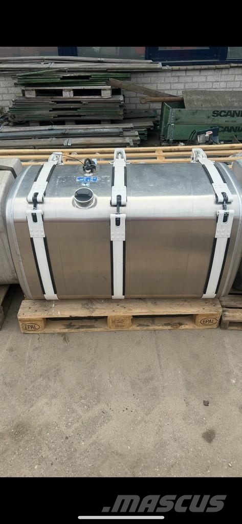 Scania Tank 525 liter incl steunen nieuw Fuel and additive tanks