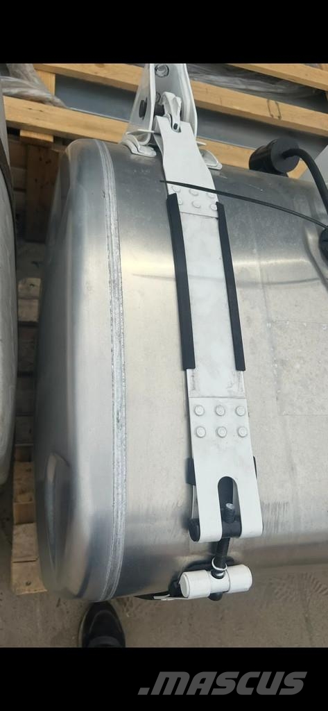 Scania Tank 525 liter incl steunen nieuw Fuel and additive tanks