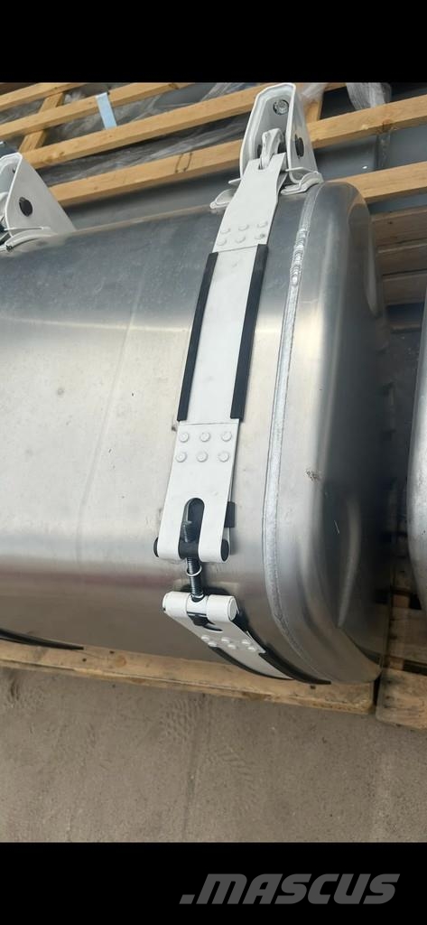 Scania Tank 525 liter incl steunen nieuw Fuel and additive tanks