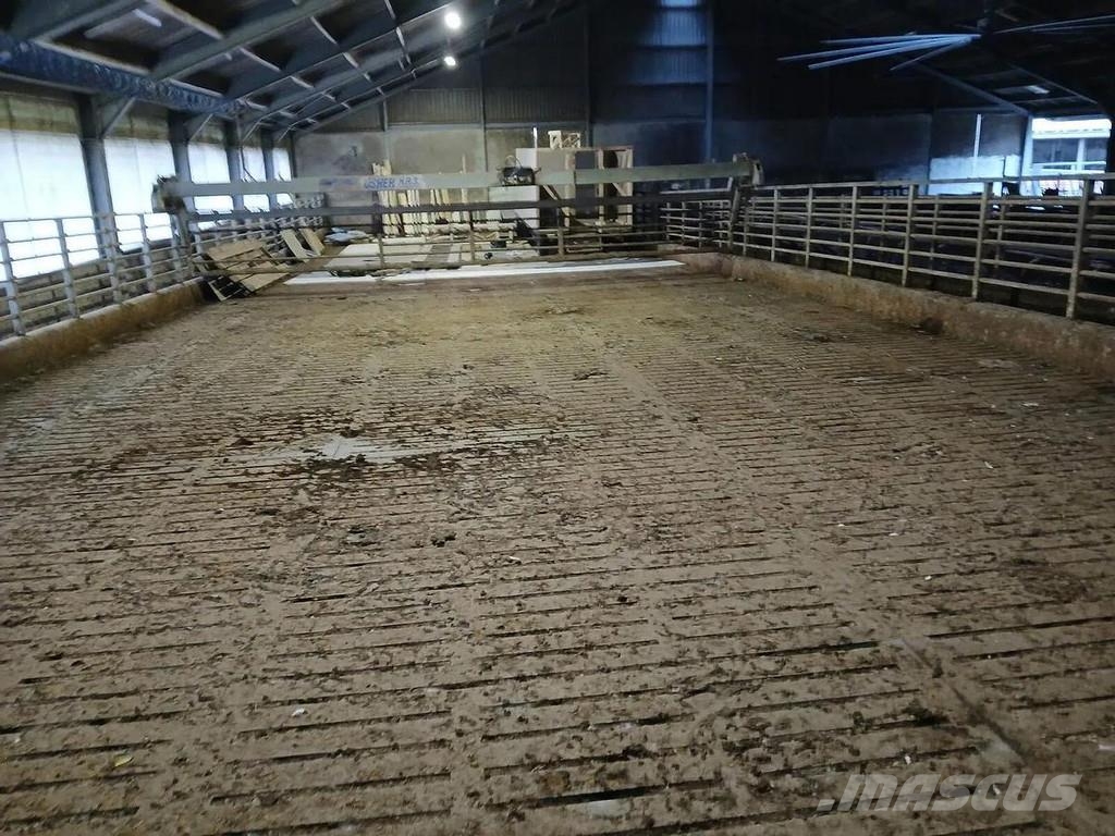 Complete barn Muu farmitehnika ja tarvikud