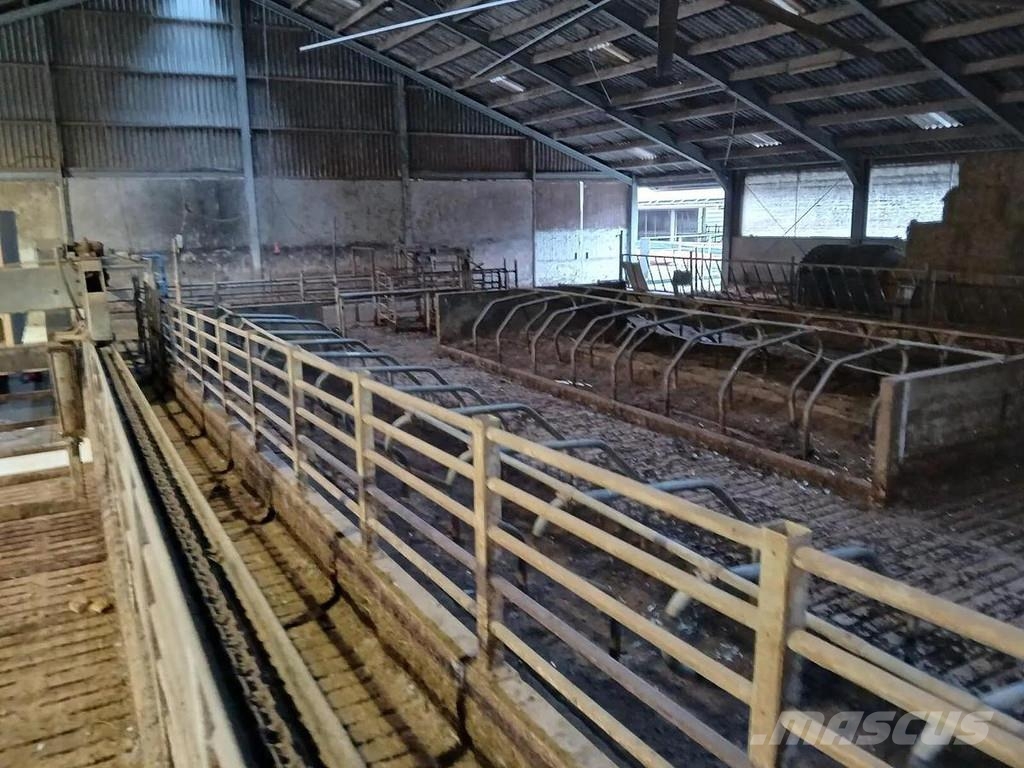 Complete barn Muu farmitehnika ja tarvikud