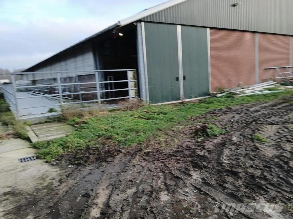 Complete barn Muu farmitehnika ja tarvikud