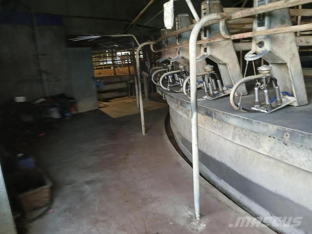 Complete barn Muu farmitehnika ja tarvikud