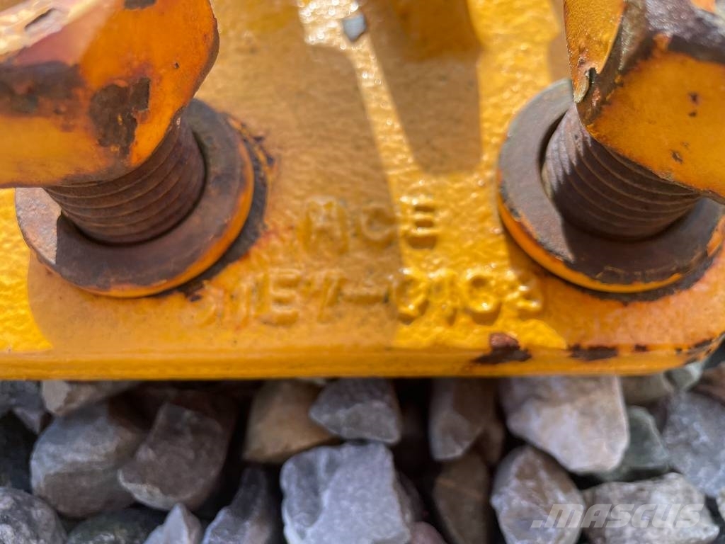 Hyundai Robex 500 61E7-0103 + 61E7-0102 bucket side cutter Kaivuulaitteet