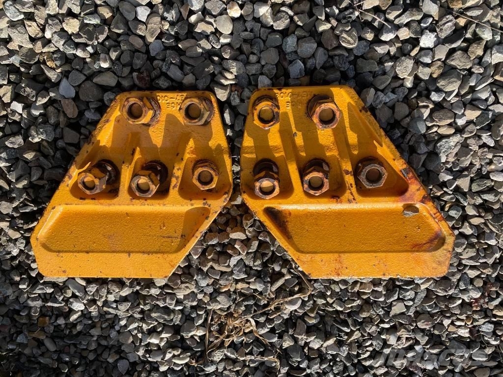 Hyundai Robex 500 61E7-0103 + 61E7-0102 bucket side cutter Kaivuulaitteet