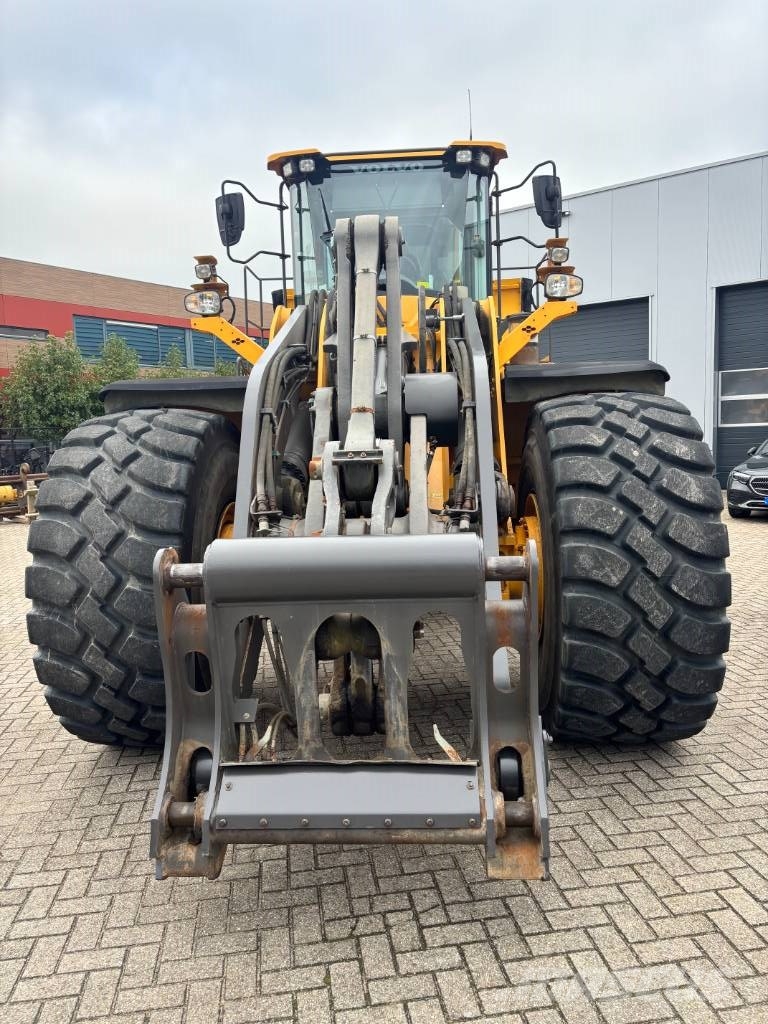 Volvo L 220 H Rataslaadurid
