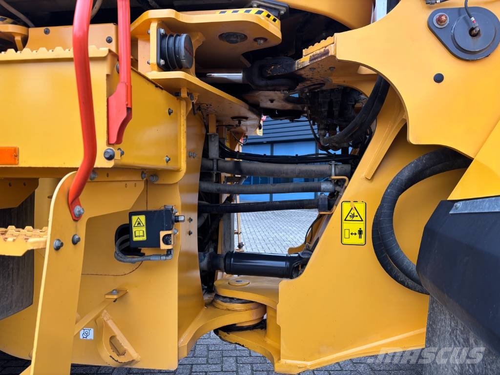 Volvo L 220 H Rataslaadurid