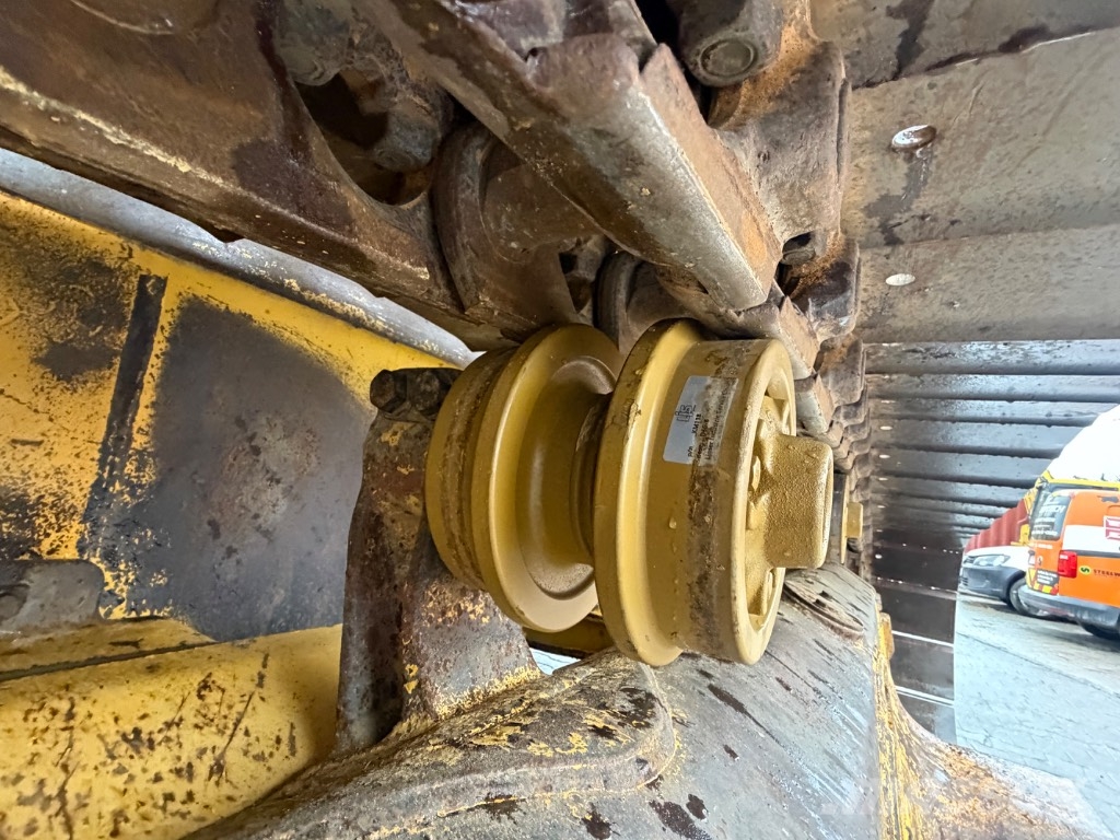 Komatsu D 65 PX-18 Buldozer sobre oruga