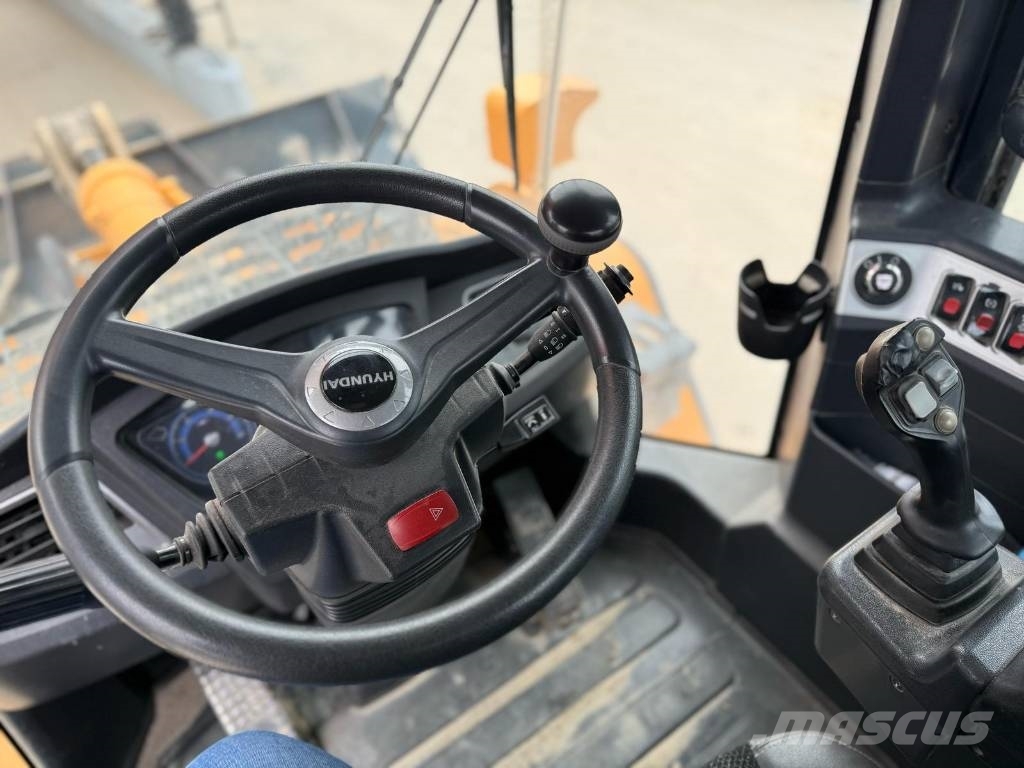 Hyundai HL 960 لوادر بعجل