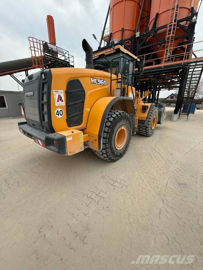 Hyundai HL 960 لوادر بعجل
