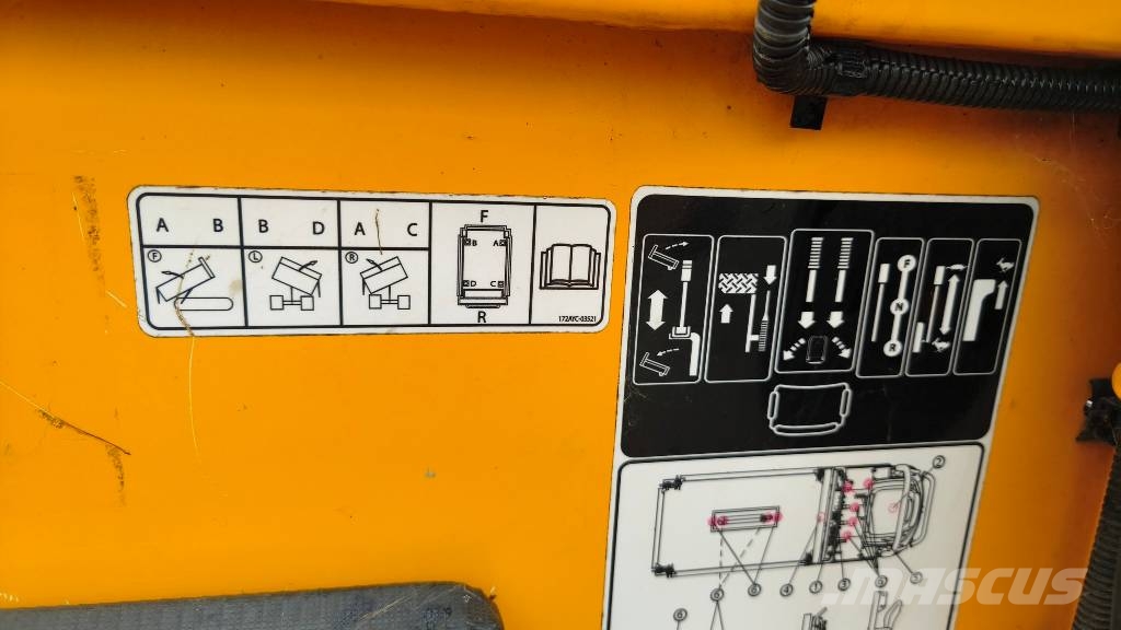 Yanmar C 12 R-B Гусеничні самоскиди