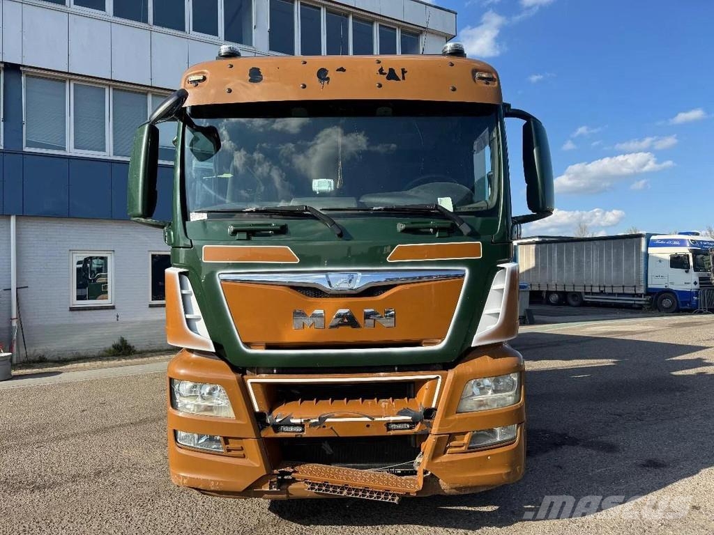 MAN TGS 35.480 8X2 KIPPER + HMF 3220-K6 + REMOTE CONTR Tipper trucks