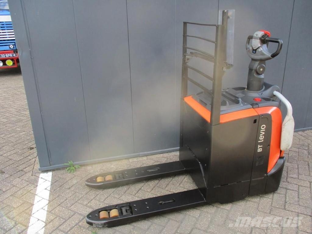 BT LPE200 Lavansiirtotrukit ajotasolla