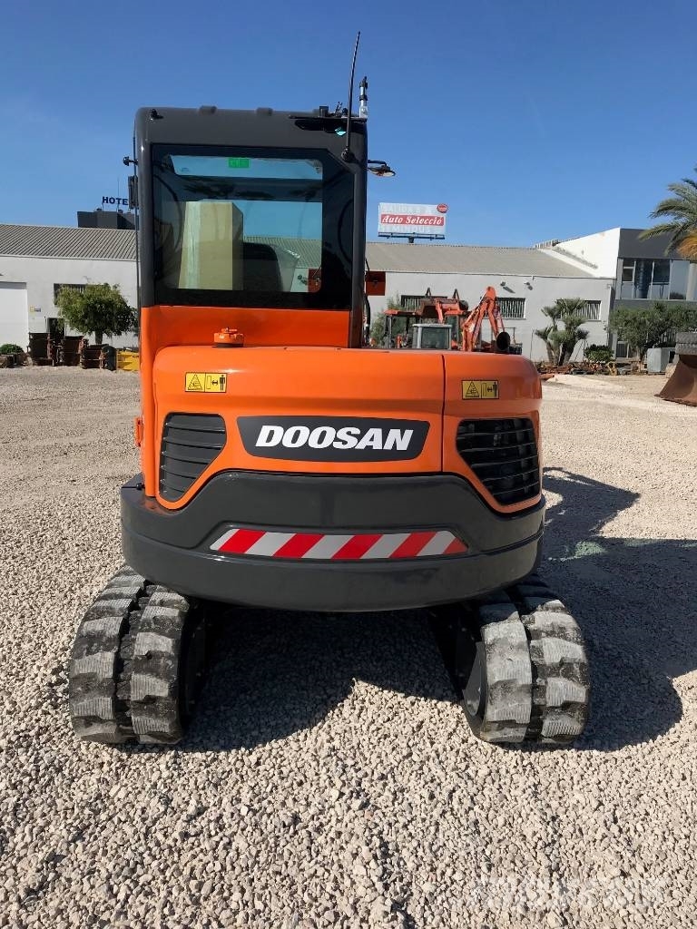 Doosan DX 63-3 Εκσκαφάκι (διαβολάκι) < 7t