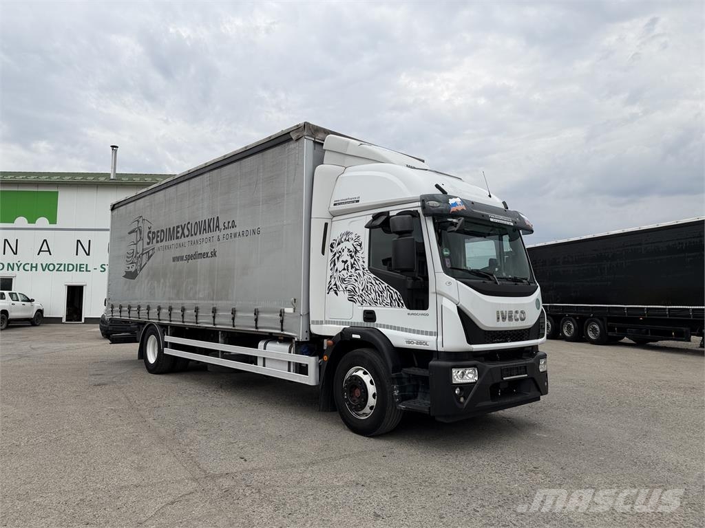 Iveco Iný model VIN 821 Camiones de caja de lona