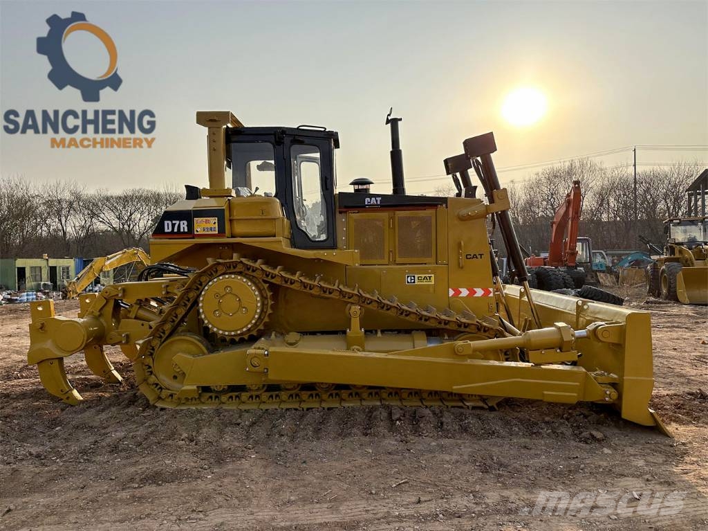 CAT D7R Гусеничные бульдозеры