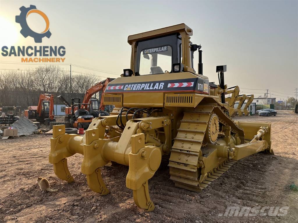 CAT D7R Гусеничные бульдозеры