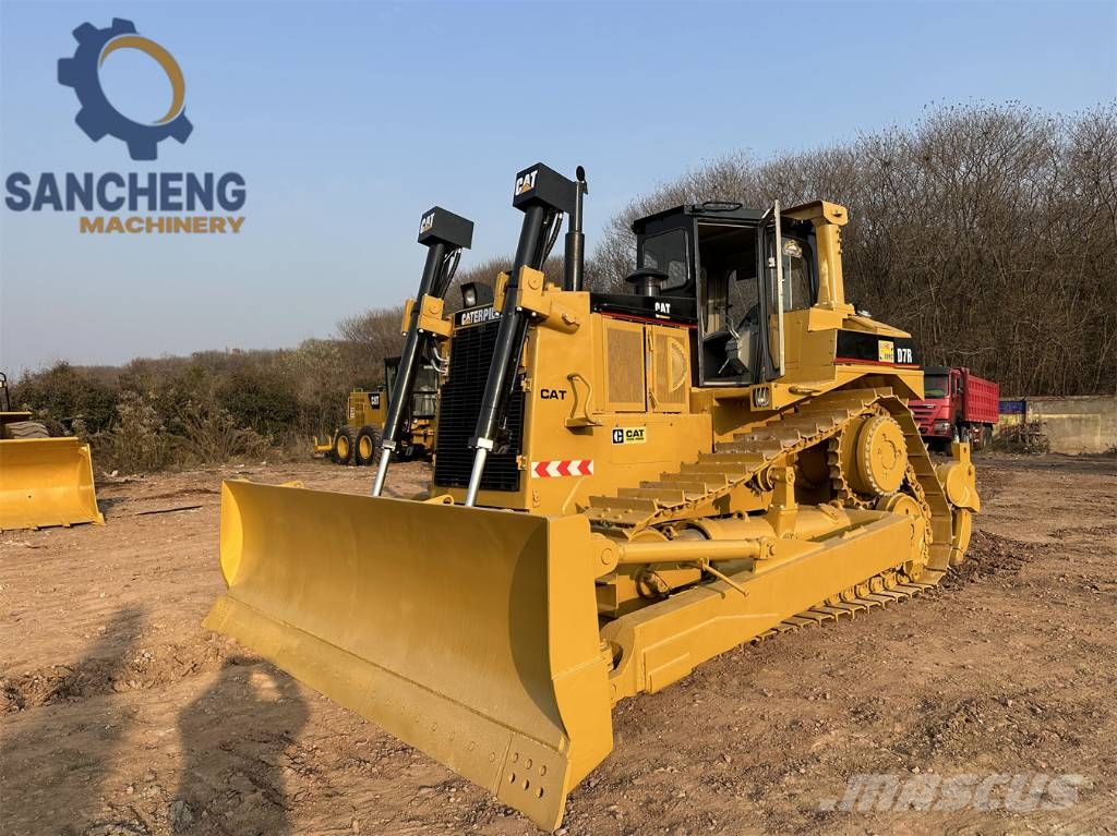 CAT D7R Гусеничные бульдозеры