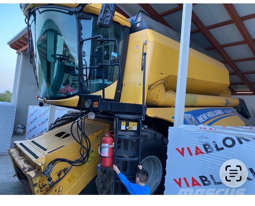 New Holland TC 5.80 Combine de secerat