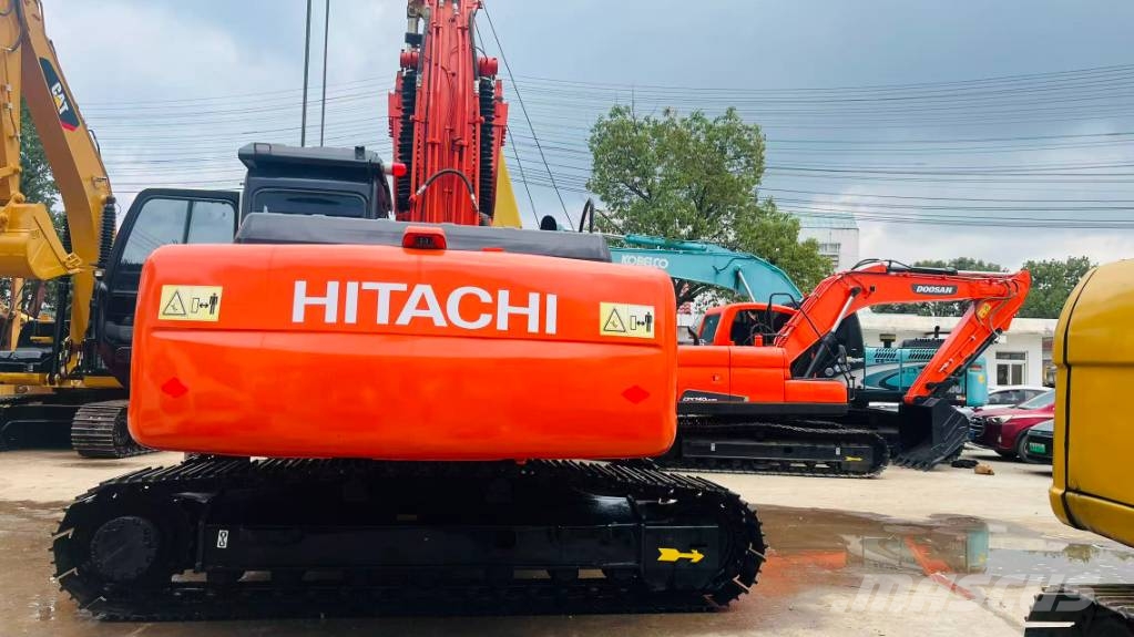 Hitachi ZX 210 履带挖掘机