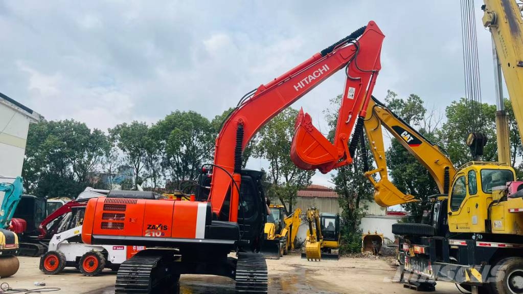 Hitachi ZX 210 履带挖掘机