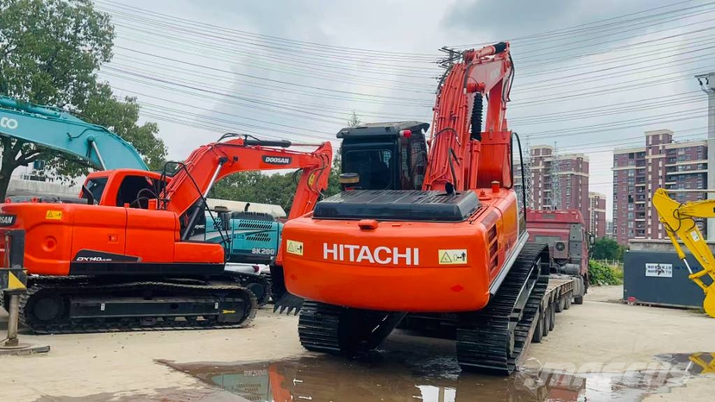 Hitachi ZX 210 履带挖掘机