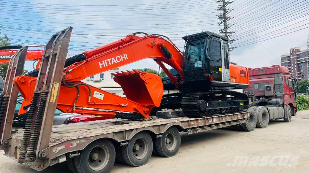 Hitachi ZX 210 履带挖掘机