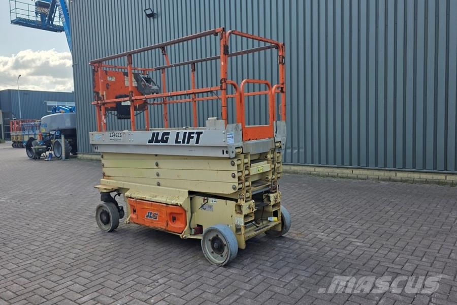 JLG 3246ES Electric, 11.7m Working Height, 320kg Capac Schaarhoogwerkers