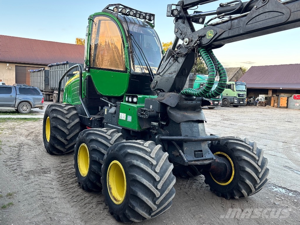 John Deere 1070 E Harwestery