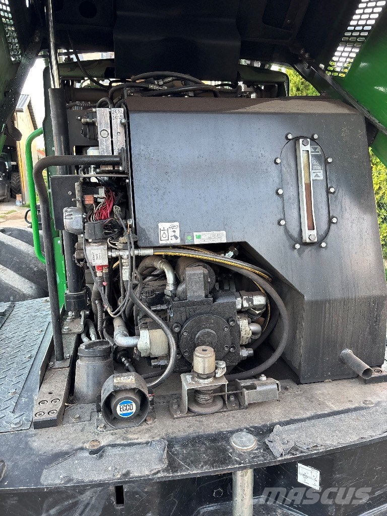 John Deere 1070 E Harwestery