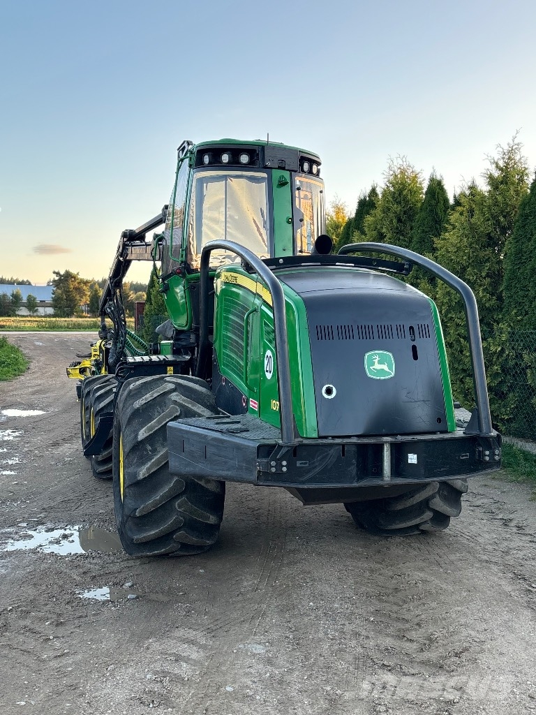 John Deere 1070 E Harwestery