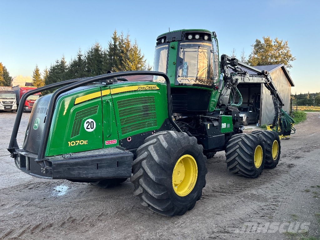 John Deere 1070 E Harwestery