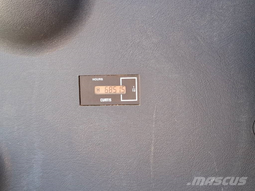 Hyundai HX235 LCR Roomikekskavaatorid