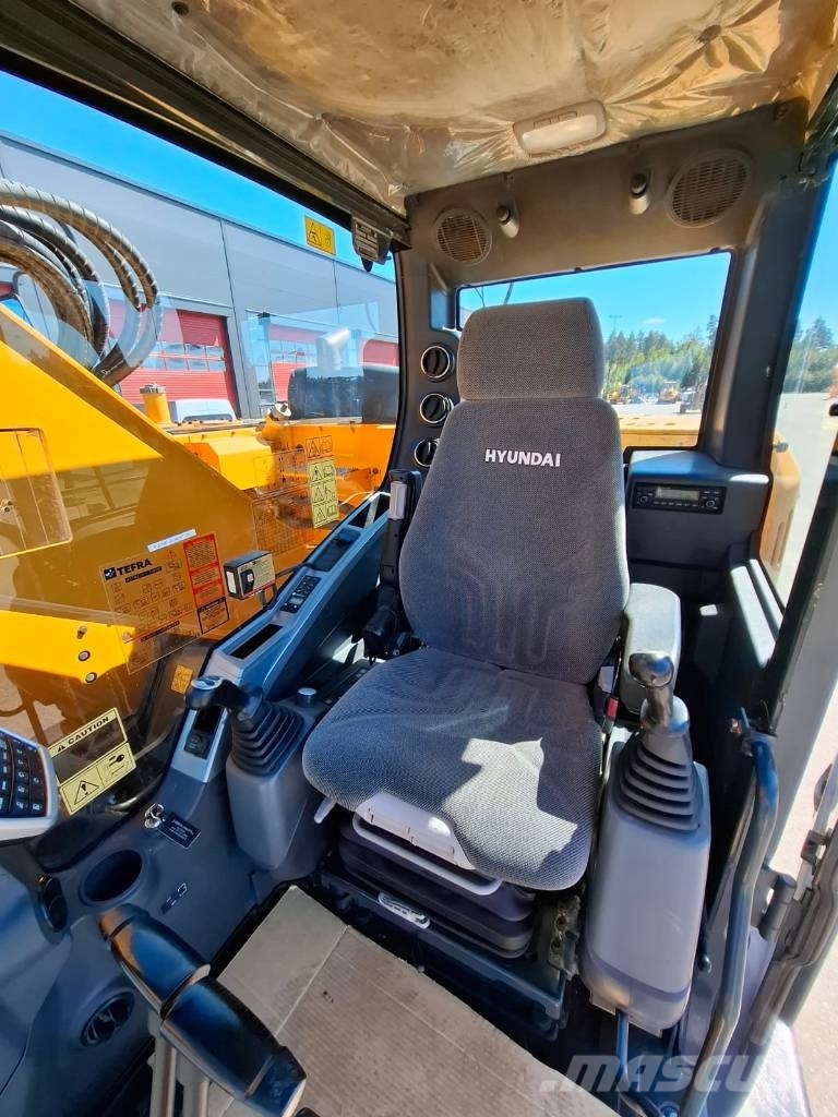 Hyundai HX235 LCR Roomikekskavaatorid