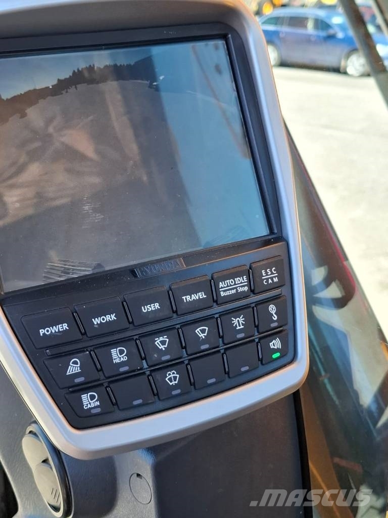 Hyundai HX235 LCR Roomikekskavaatorid
