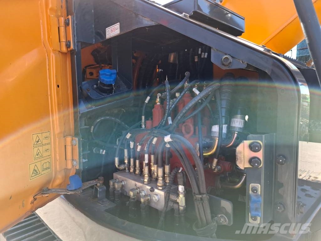 Hyundai HX235 LCR Roomikekskavaatorid