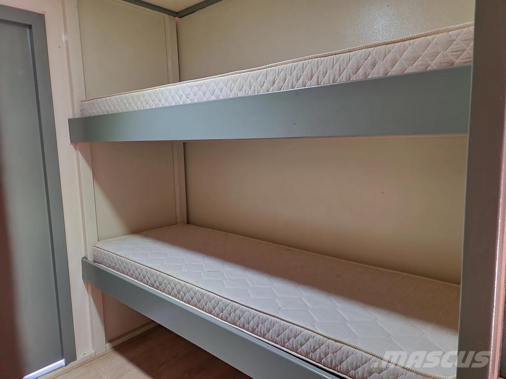 Vogelzang 913- Camper trailer - 8 bed - Bar - Shower/Toilet Polprikolice zabojniki