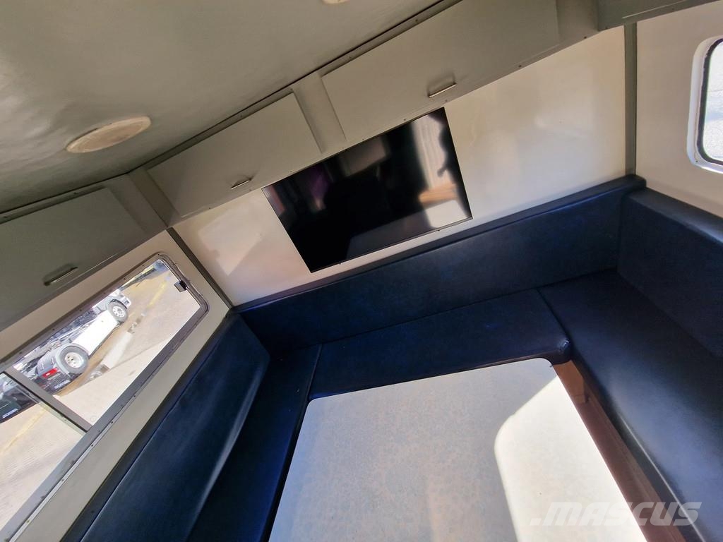 Vogelzang 913- Camper trailer - 8 bed - Bar - Shower/Toilet Polprikolice zabojniki