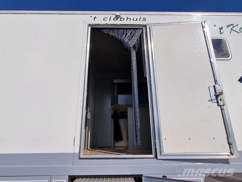 Vogelzang 913- Camper trailer - 8 bed - Bar - Shower/Toilet Polprikolice zabojniki