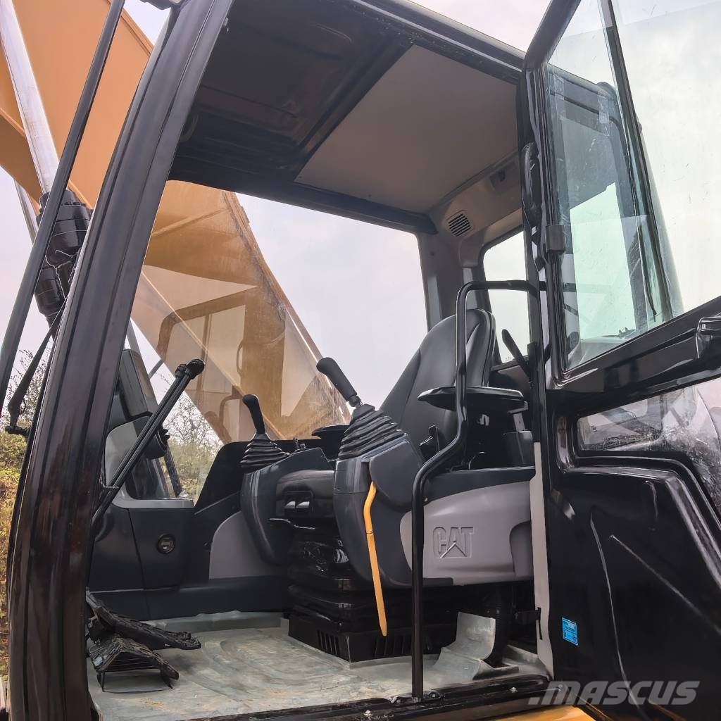 CAT 320 D Raupenbagger