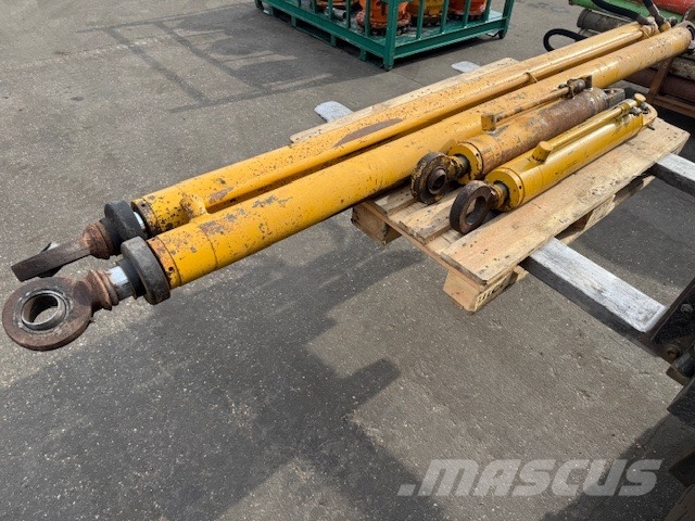 Bell B 25 USED HYDRAULIC CYLINDER Hidráulicos