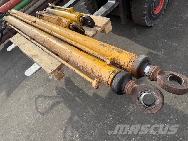 Bell B 25 USED HYDRAULIC CYLINDER Hidráulicos
