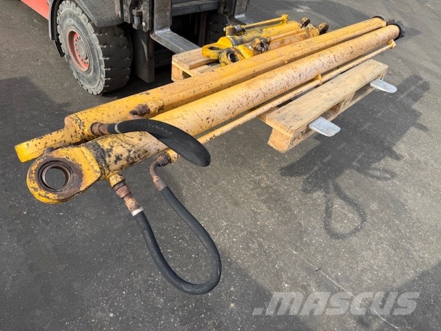 Bell B 25 USED HYDRAULIC CYLINDER Hidráulicos