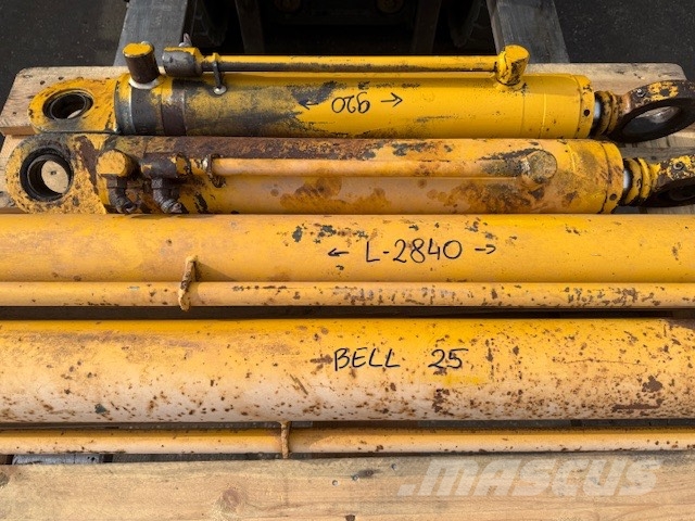 Bell B 25 USED HYDRAULIC CYLINDER Hidráulicos
