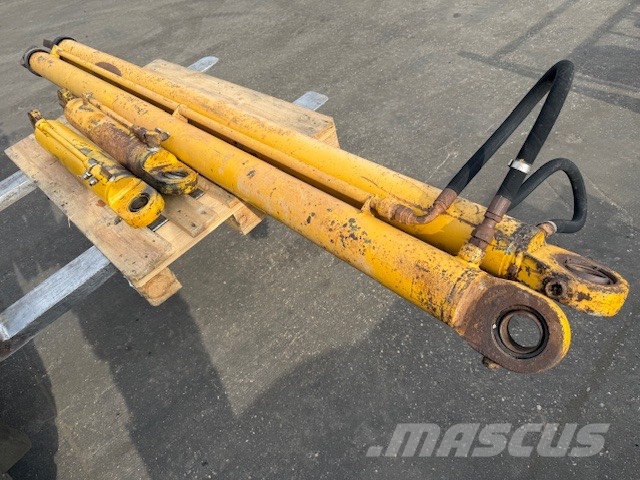 Bell B 25 USED HYDRAULIC CYLINDER Hidráulicos