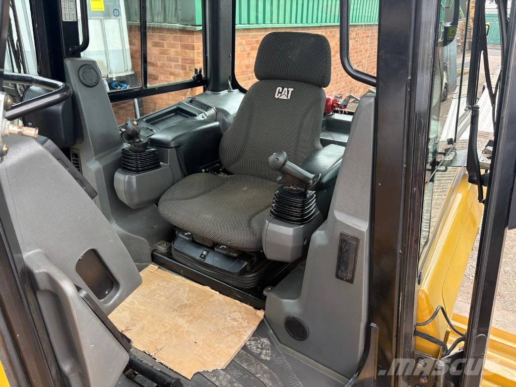 CAT D 3 LGP Bulldozer
