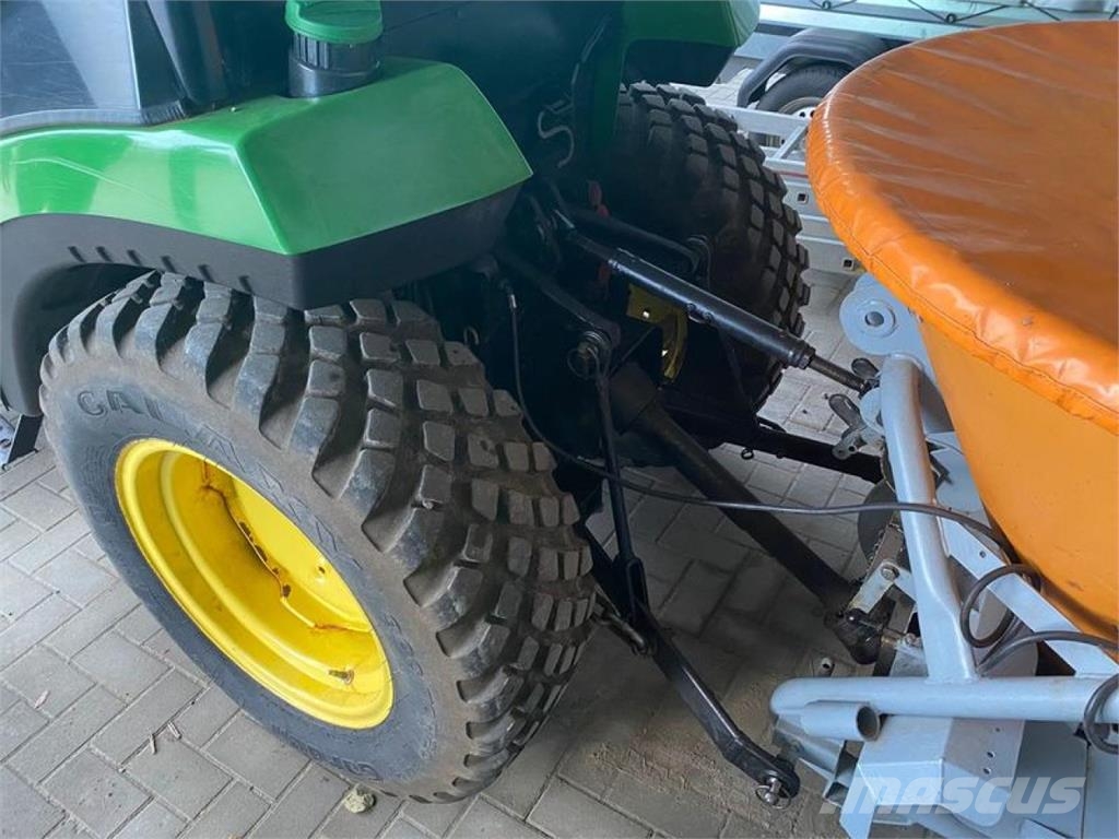 John Deere 2036R Traktoren