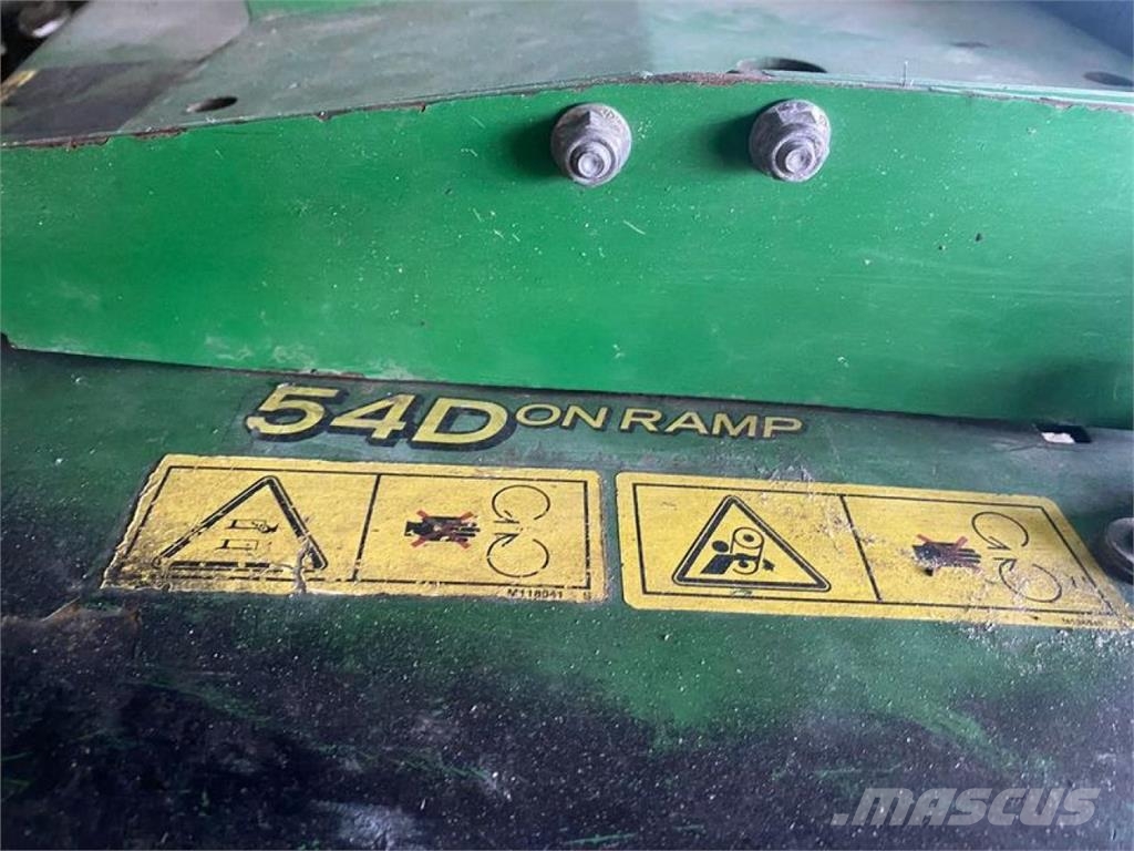 John Deere 2036R Traktoren