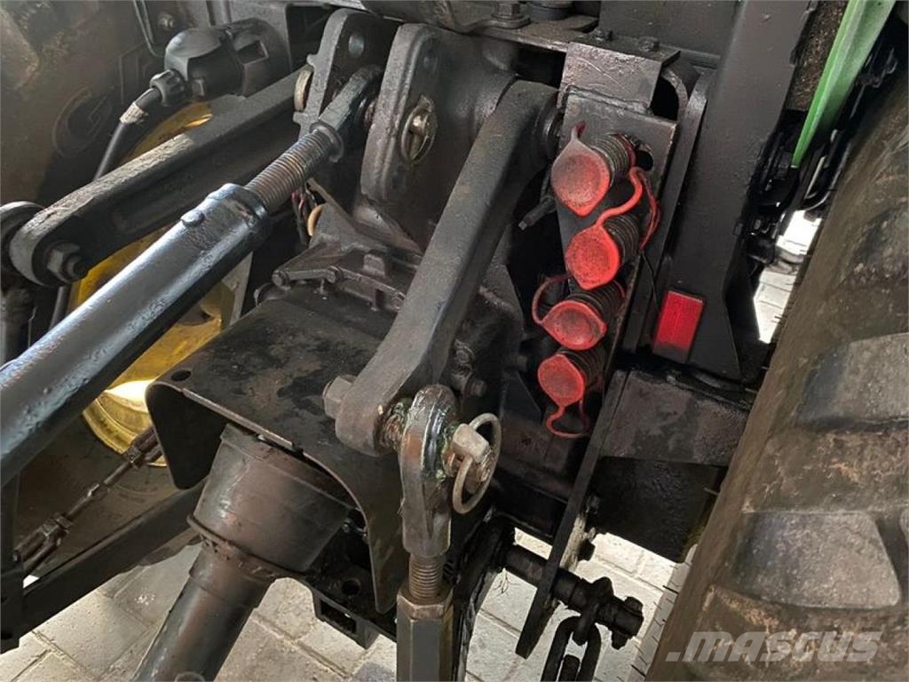 John Deere 2036R Traktoren