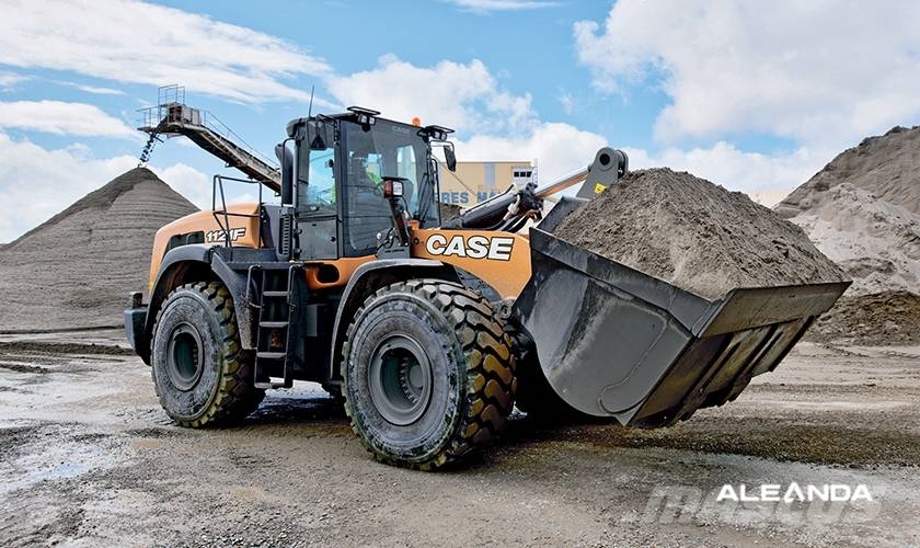 CASE 1121 F Фронтальні навантажувачі